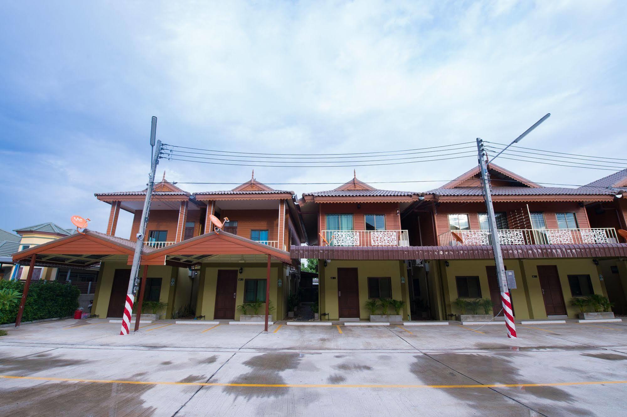 Sri Siam Resort Kanchanaburi Zewnętrze zdjęcie