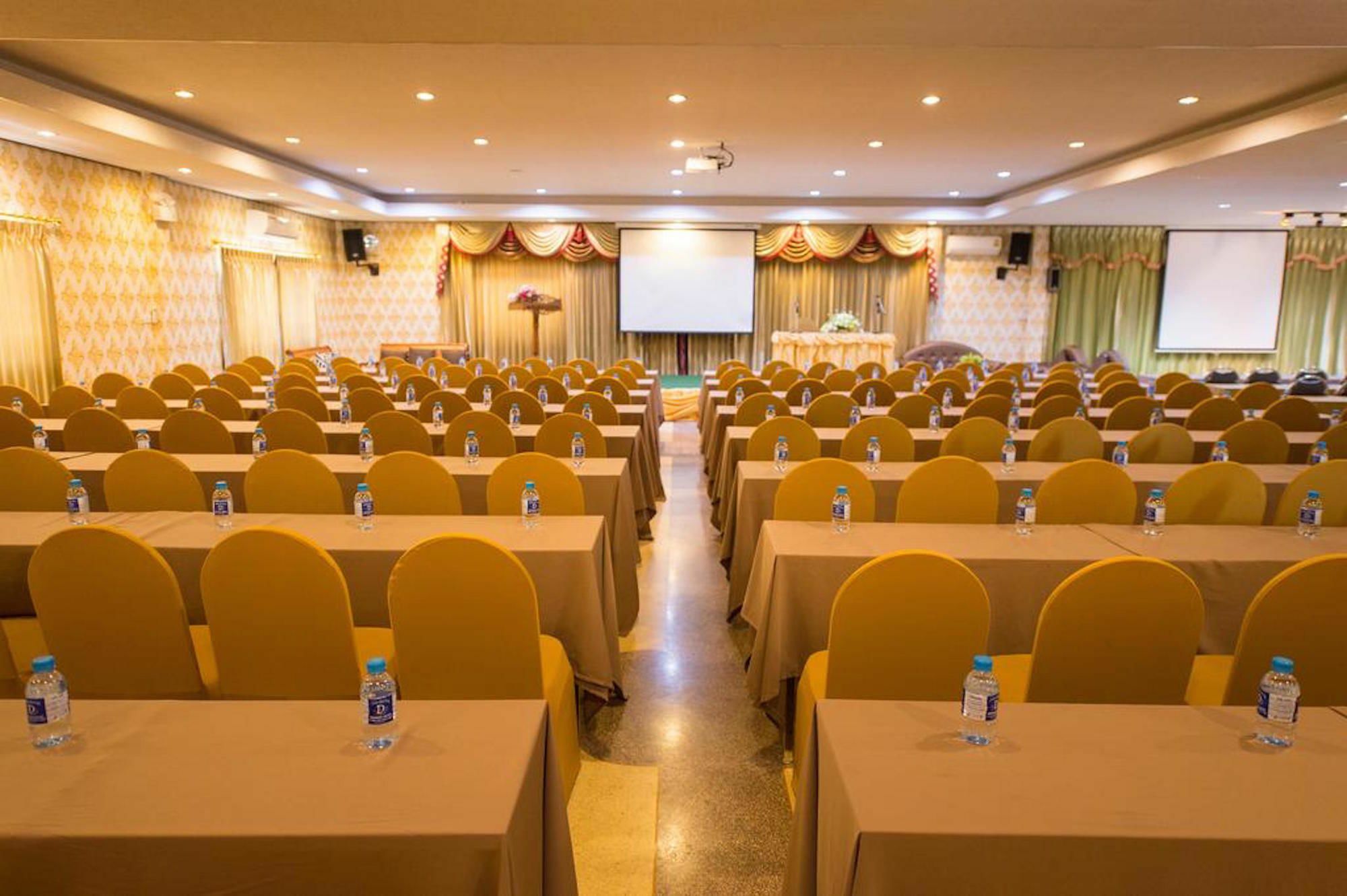 Sri Siam Resort Kanchanaburi Zewnętrze zdjęcie